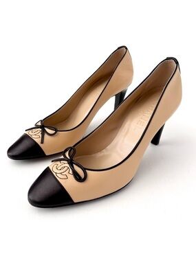 CHANEL || Vintage 2006 Cap Toe CC Bow Two Tone Beige Black Pumps Heels EU 38.5